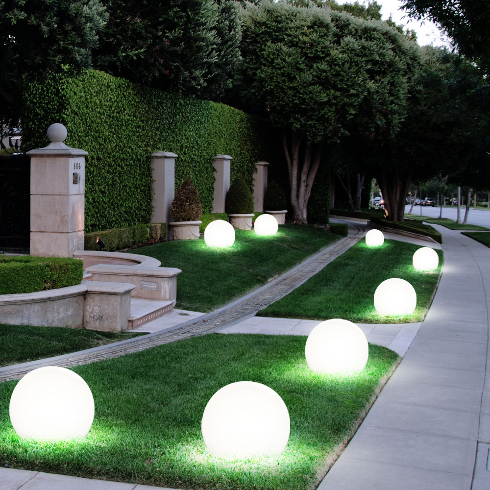 More And More Gardens Are Using LED Solar Ball Lights