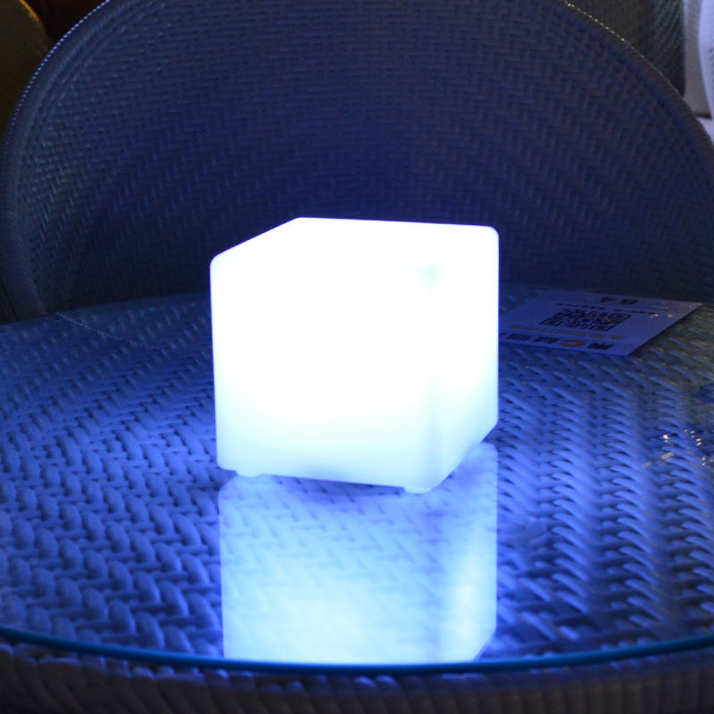 Custom Table Lamp | Polyethylene Lamp | LED Cube Lamp | Light Venus