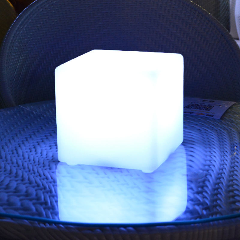 Custom Light Up Illuminated Rotomolded Polyethylene Cube Table Lamp