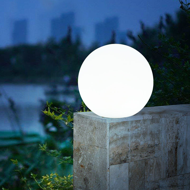 Rotomolded Polyethylene Lamp with Aesthetic and Practical Features
