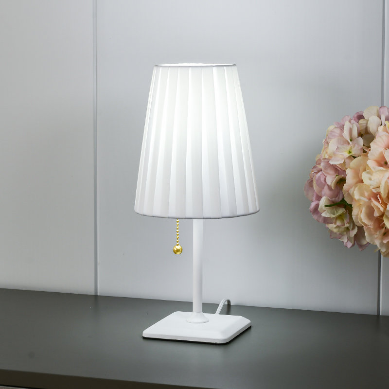 Pleat Table Lamp with Metal Base and Pull Ball Chain Switch